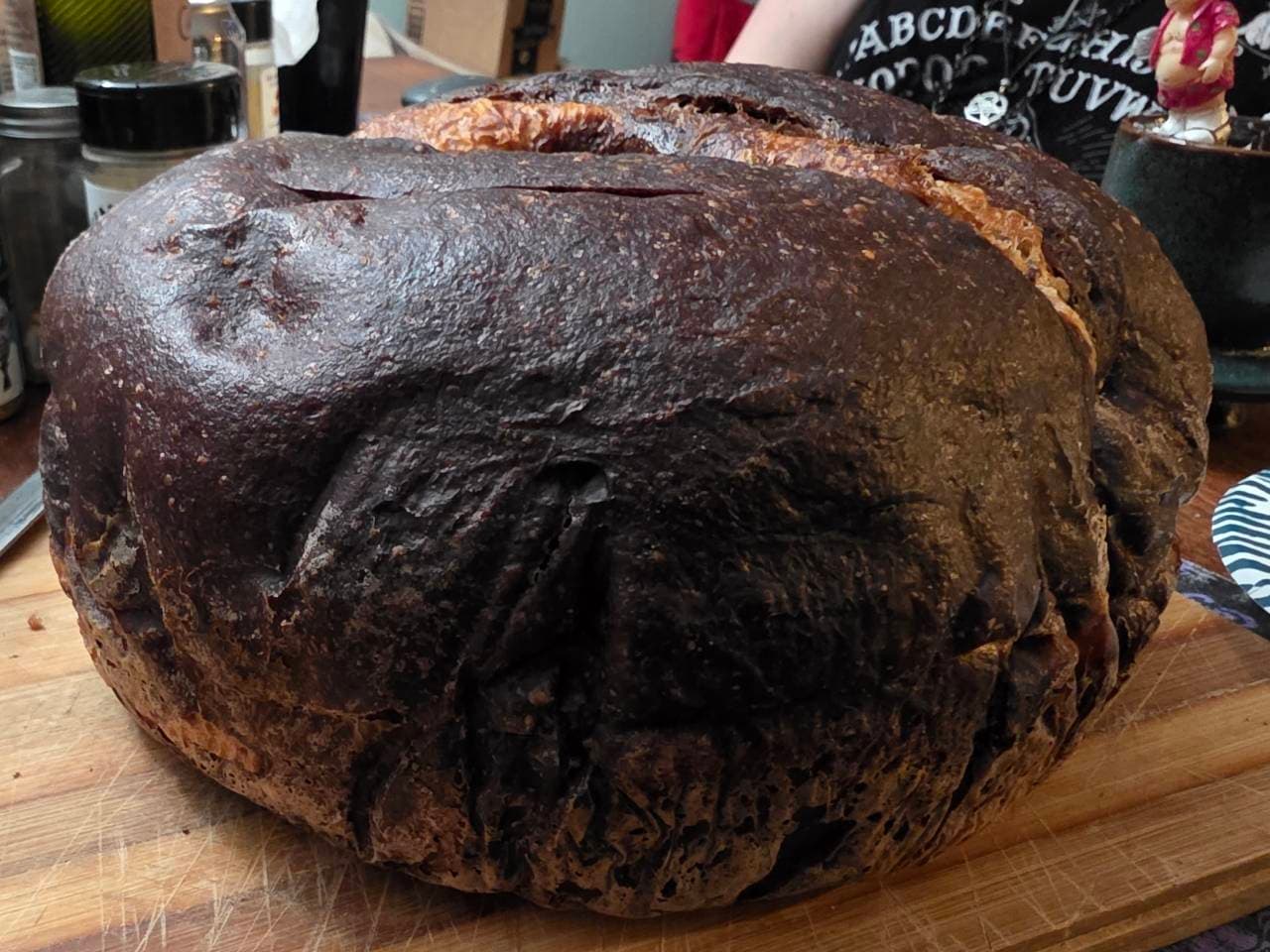 This one was fun. 2 700 g sourdough loaves. 12 hr autolyze 4 stretch n folds sha (4/4)