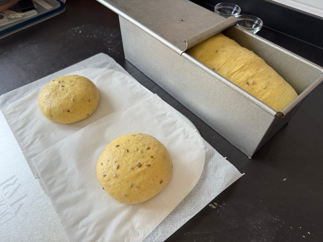 Mi receta habitual de pan de molde. Tambien va muy bien para pan de hamburguesa. (2/2)