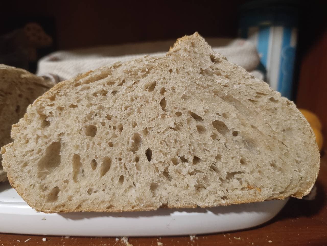 Este es mi sexto pan de masa madre.
Esta vez a la masa madre, que era completam