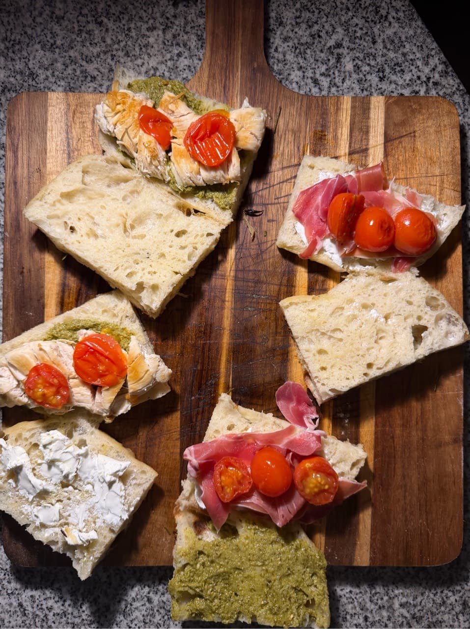 Misma masa, distintos resultados..
Use mi receta de focaccia para sacar un poqui (3/3)